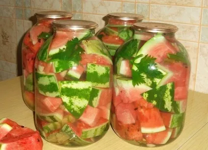 Як маринувати кавуни в банках на зиму, рецепти з фото (маринувати) Як маринувати кавуни в банках на зиму, рецепти з фото