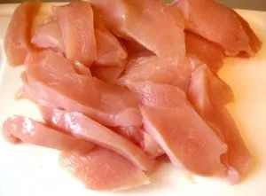Скільки калорій в вареної курячої грудки (вареної) Скільки калорій в вареної курячої грудки