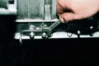 Зняття і розбирання двигуна - АЗЛК москвич 2141 (кронштейна передньої опори) Зняття і розбирання двигуна - АЗЛК Москвич 2141