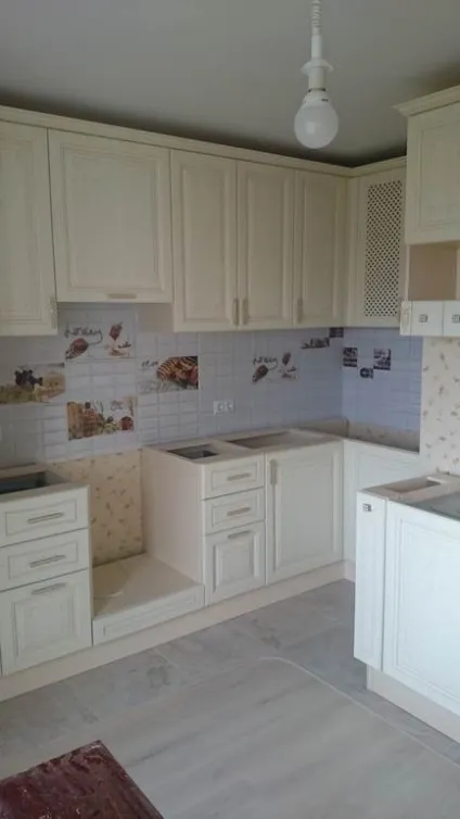 Стик ламінату та плитки на підлозі на кухні (15 фото)