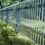 Будуємо оригінальні і незвичайні паркани своїми руками - фото і відео (оригінальні) Будуємо оригінальні і незвичайні паркани своїми руками - фото і відео