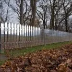 Будуємо оригінальні і незвичайні паркани своїми руками - фото і відео (руками) Будуємо оригінальні і незвичайні паркани своїми руками - фото і відео