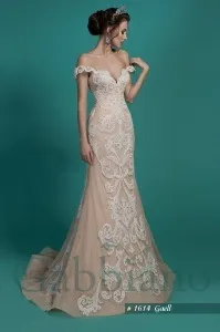 Весільна сукня Адалі