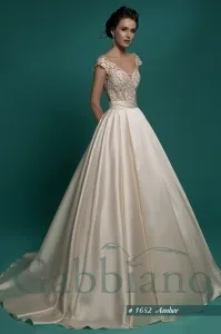 Весільна сукня Адалі