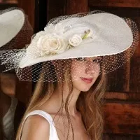 Весільні капелюшки з вуаллю або без - справа смаку (вуаллю) Весільні капелюшки з вуаллю або без - справа смаку