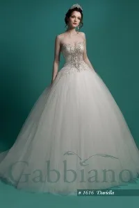 Весільна сукня Адалі