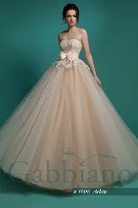 Весільна сукня Адалі