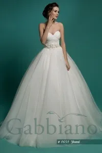 Весільна сукня Адалі