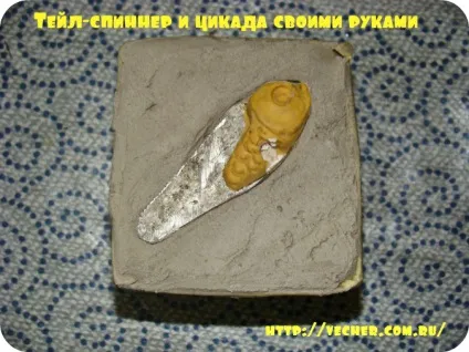 Тейл-спиннер і цикада своїми руками, фірма дідуся Ашота (цівку трійника надягаємо) Тейл-спиннер і цикада своїми руками, фірма дідуся Ашота