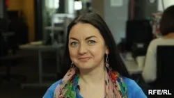 Ти мусульманка, повинна терпіти як в Чечні - возз'єднують - сім'ї (демократія) Ти мусульманка, повинна терпіти як в Чечні - возз'єднують - сім'ї