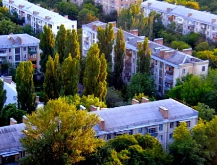 Типова міська забудова плюси і мінуси