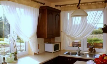Тюль для кухні (41 фото) відео-інструкція - як зшити своїми руками, яку вибрати, ціна, фото (зшити) Тюль для кухні (41 фото) відео-інструкція - як зшити своїми руками, яку вибрати, ціна, фото