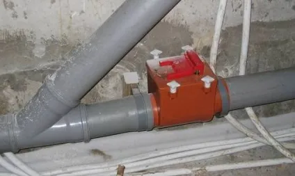 Установка зворотного клапана на каналізацію (клапана) Установка зворотного клапана на каналізацію