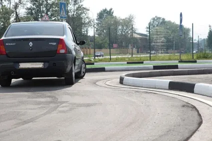 Вправи на автоматизованому автодромі (нараховуються штрафних балів) Вправи на автоматизованому автодромі