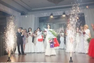 Вероніка попиваючи в першу чергу міс (міс) Вероніка попиваючи в першу чергу міс