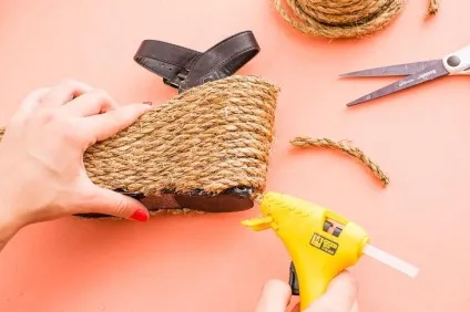 Ви можете зробити свої власні еспадрільі дивіться, як! (Зробити) Ви можете зробити свої власні еспадрільі дивіться, як!