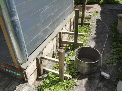 вирівнювання цоколя