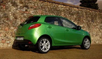 З'ясовуємо цікаві подробиці про хетчбек mazda2
