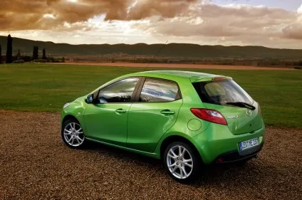 З'ясовуємо цікаві подробиці про хетчбек mazda2