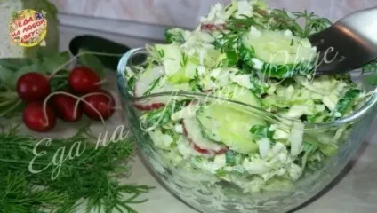 Хрусткий салат з молодої капусти з огірками, їжа на будь-який смак (як приготувати салат з огірками) Хрусткий салат з молодої капусти з огірками, їжа на будь-який смак