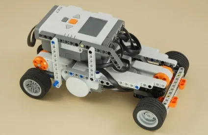 Гоночна машина - автобот »робот з lego nxt 2 (автобот) Гоночна машина - автобот »робот з lego nxt 2