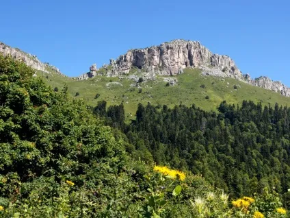Гірська Адигея, селище Гузеріпль пам'ятки, чемодан
