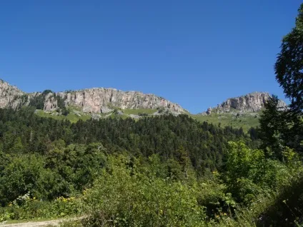 Гірська Адигея, селище Гузеріпль пам'ятки, чемодан