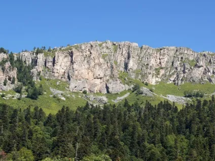 Гірська Адигея, селище Гузеріпль пам'ятки, чемодан