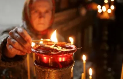 Чи знаєш ти, що не можна підпалювати свічку від поруч стоїть причина бентежать! () Чи знаєш ти, що не можна підпалювати свічку від поруч стоїть причина бентежать!
