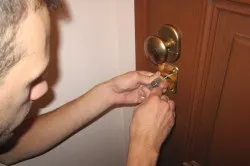 Як відкрити зачинилися міжкімнатні двері рекомендації (міжкімнатні двері відкрити захлопнувшейся) Як відкрити зачинилися міжкімнатні двері рекомендації