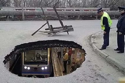 Як потрапити в метро без жетона (жетон метро турнікет контролер квиток магніт) Як потрапити в метро без жетона