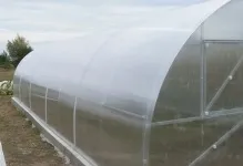Арочна теплиця з полікарбонату і профільної труби, креслення даху з кватиркою, посилена своїми (теплиця) Арочна теплиця з полікарбонату і профільної труби, креслення даху з кватиркою, посилена своїми