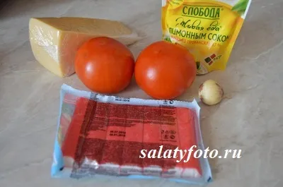 Швидкий салат з помідорів, крабових паличок і сиру (салат) Швидкий салат з помідорів, крабових паличок і сиру