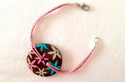 Браслет з гудзиків, 100 виробів (9-10 років) Браслет з гудзиків, 100 виробів
