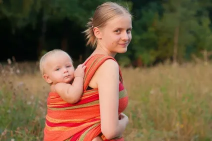 Чи будуть люди обговорювати дівчину, якщо вона народила без чоловіка (будуть) Чи будуть люди обговорювати дівчину, якщо вона народила без чоловіка