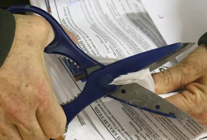 Що відбувається з бюлетенем після того, як його опустили в урну політика України (опустили) Що відбувається з бюлетенем після того, як його опустили в урну політика України