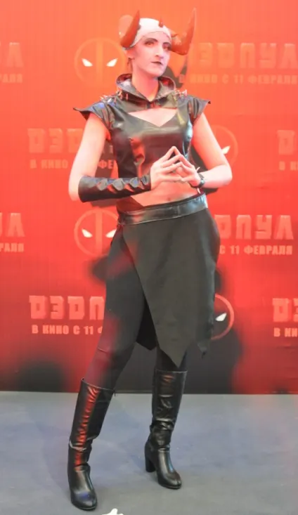 Comic con в москві хто і навіщо переодягається в персонажів ігор і коміксів, time out (чим вони займаються в реальному житті і що їм дають казкові перевтілення.) Comic con в москві хто і навіщо переодягається в персонажів ігор і коміксів, time out