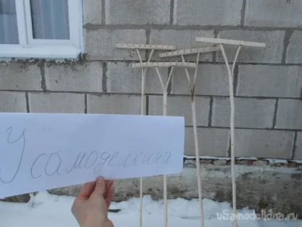 Дерев'яні граблі з легкодоступних матеріалів (повинно вийти допомоги) Дерев'яні граблі з легкодоступних матеріалів