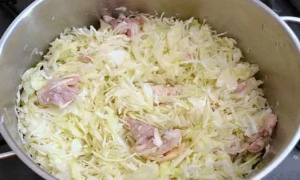 Домашня тушкована капуста з куркою (капуста) Домашня тушкована капуста з куркою