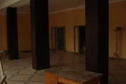 є магазин