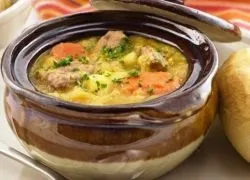 Горщики з м'ясом і картоплею в духовці (духовці) Горщики з м'ясом і картоплею в духовці