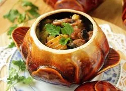 Горщики з м'ясом і картоплею в духовці (духовці) Горщики з м'ясом і картоплею в духовці