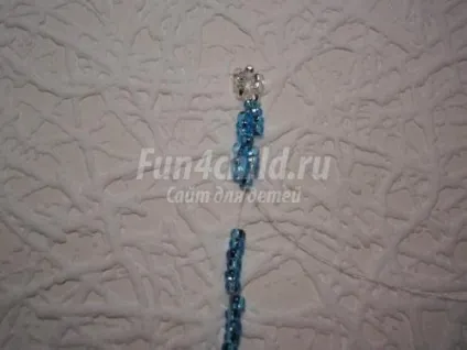 Блакитна троянда з бісеру до 8 березня