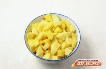 Гуляш з картоплею в мультиварці покроковий рецепт з фотографіями
