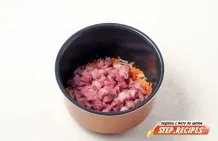 Гуляш з картоплею в мультиварці покроковий рецепт з фотографіями