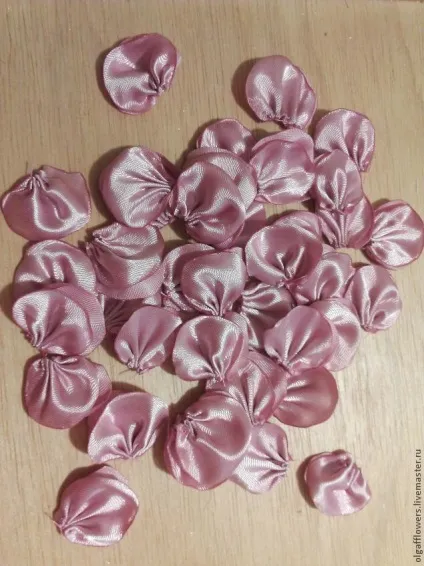 Виготовлення троянди з круглих пелюсток - ярмарок майстрів - ручна робота, handmade (квітка) Виготовлення троянди з круглих пелюсток - ярмарок майстрів - ручна робота, handmade