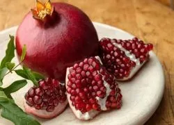 Які вітаміни в гранаті