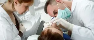 Як лікувати флюс в домашніх умовах і швидко зняти пухлина з ясен і щоки (зняти) Як лікувати флюс в домашніх умовах і швидко зняти пухлина з ясен і щоки