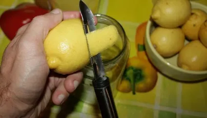Як приготувати limoncello - італійський лимонний лікер (проціджений настоянку сироп) Як приготувати limoncello - італійський лимонний лікер