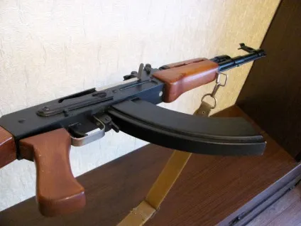 Як зробити Калашникова в домашніх умовах - шафа і точка